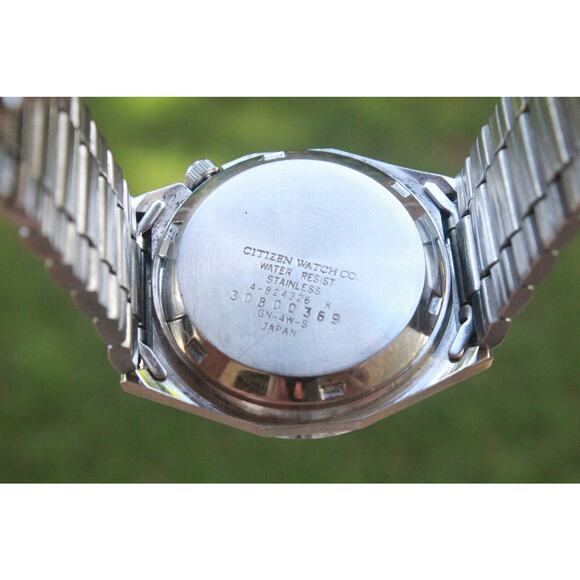 Vintage 1982 Citizen Automatic Mens Silver Watch W/daydate & Gold accents - Picture 6 of 6